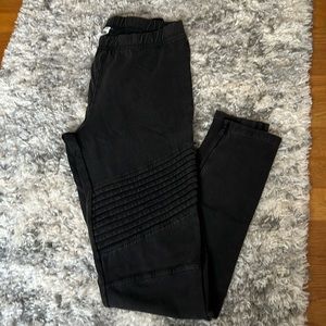 Distressed leggings